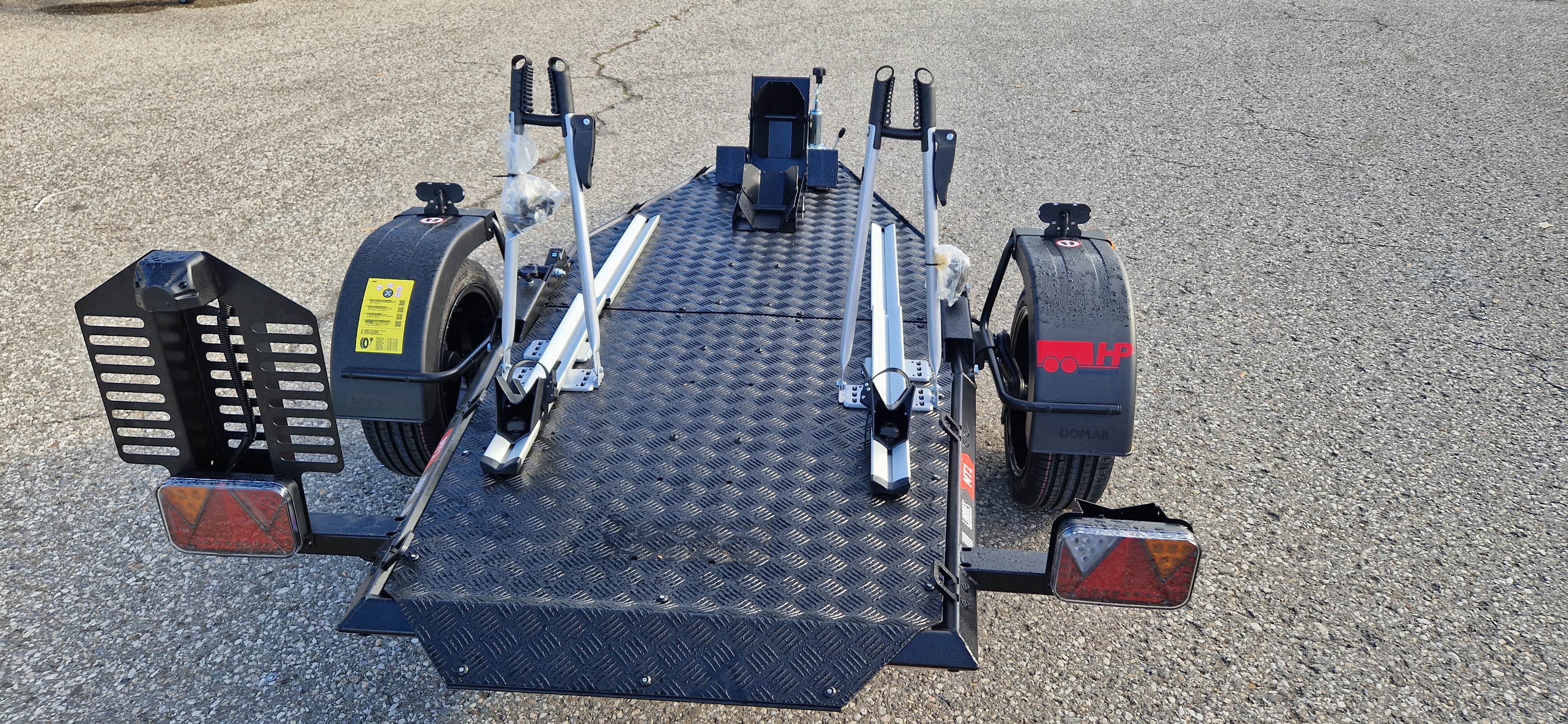 Motorradanhänger Lorries MT1, HP 240 UK, 750 kg ungebremst, über Seilzug absenkbar